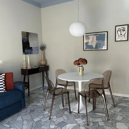 The Y - - Luce Apartamento Como