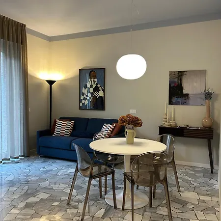 Apartamento The Y - - Luce Como
